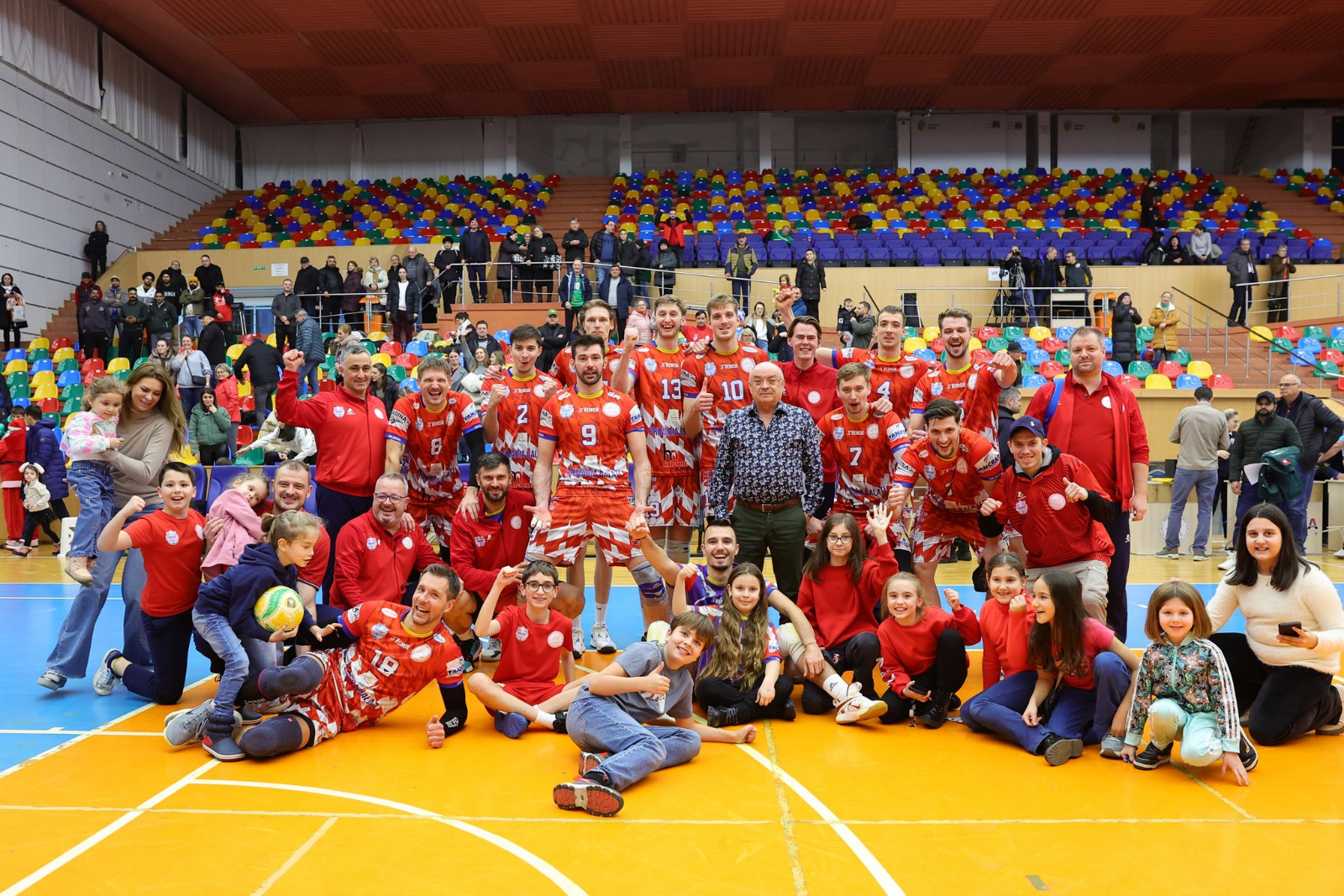 Volei masculin: CSM Arcada Galaţi şi-a răsplătit suporterii cu încă o victorie