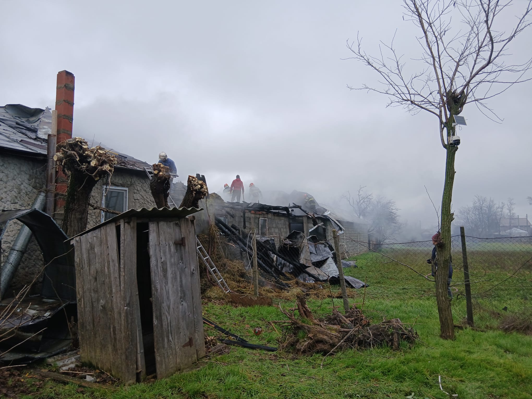 FOTO: Incendiu în localitatea Tudor Vladimirescu