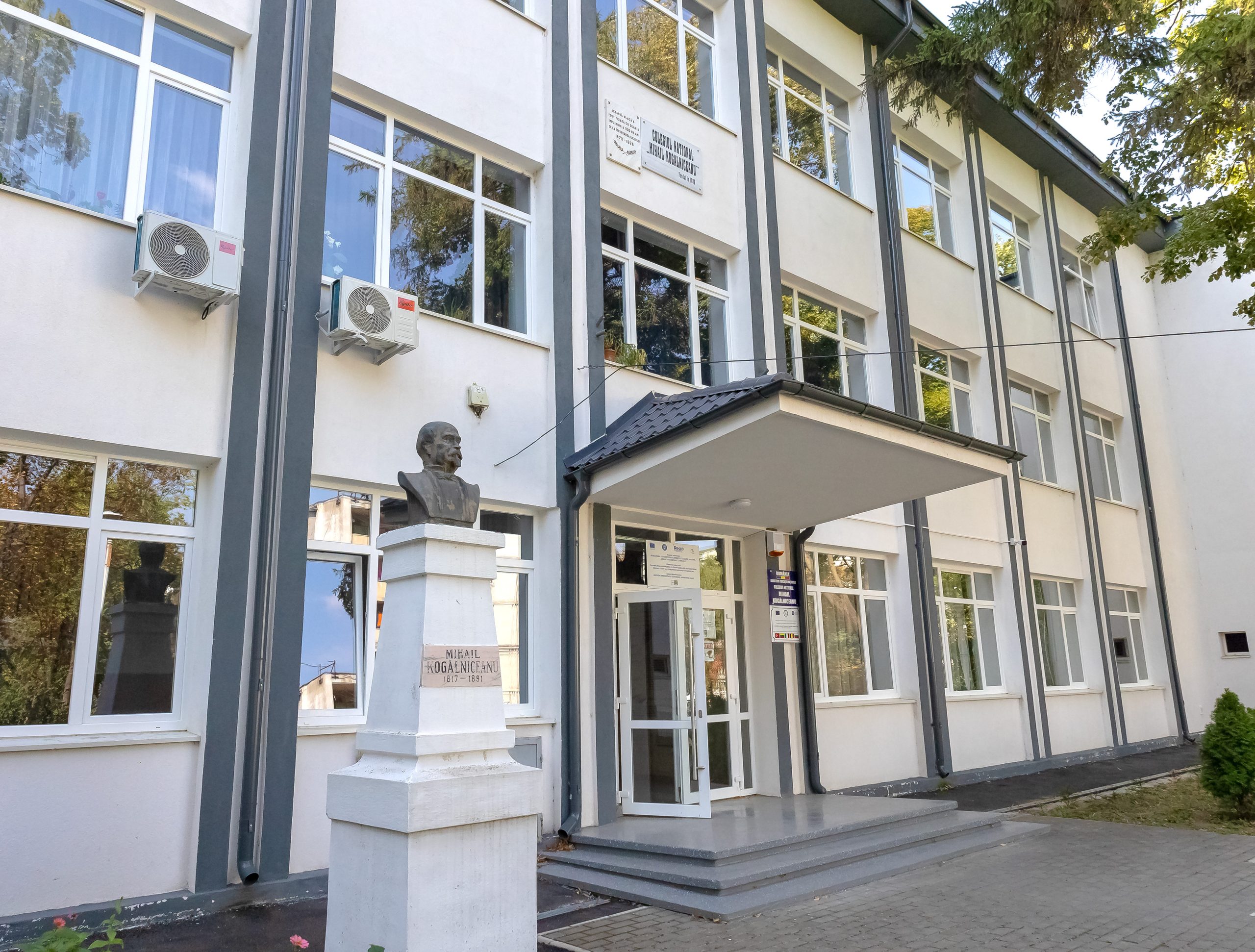 Colegiu Naţional „Mihail Kogălniceanu”